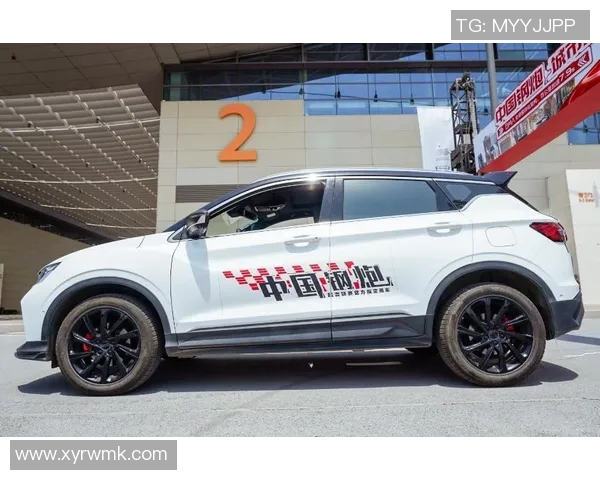 寸头足球星带你走进绿茵场 领略速度与激情的极限挑战